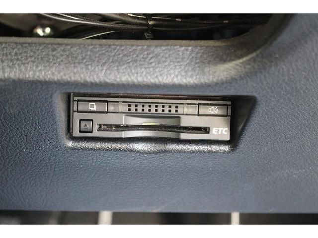 Toyota AURIS 2016-06 196398-4