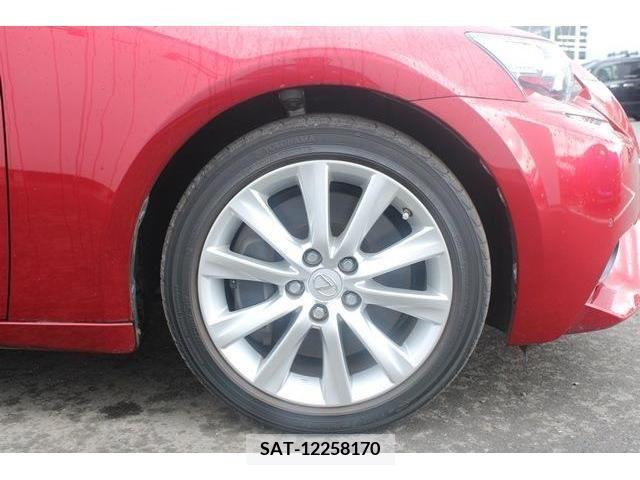 Lexus IS 2016-08 300004-11