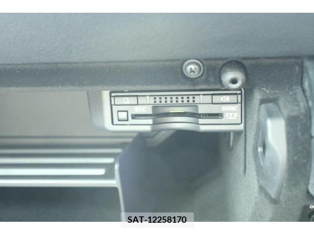 Lexus IS 2016-08 300004-4