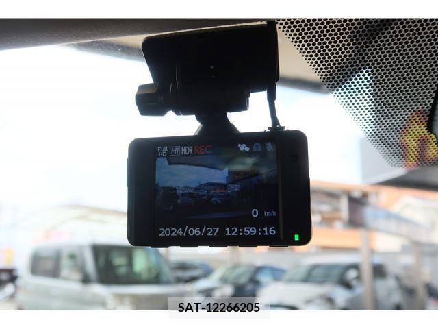 Lexus IS 2011-11 304455-16