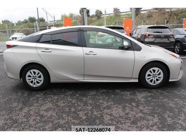 Toyota PRIUS 2016-06 230950-7