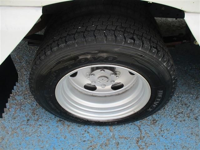 Nissan ATLAS 2012-05 3671-18