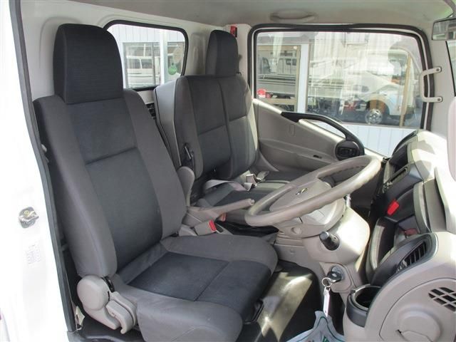 Nissan ATLAS 2012-05 3671-13