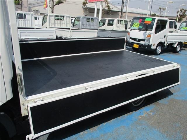 Nissan ATLAS 2012-05 3671-27