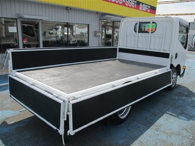 Nissan ATLAS 2012-05 3671-6