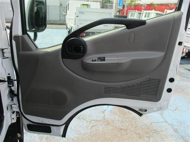 Nissan ATLAS 2012-05 3671-20