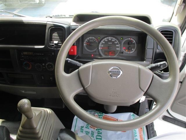 Nissan ATLAS 2012-05 3671-9