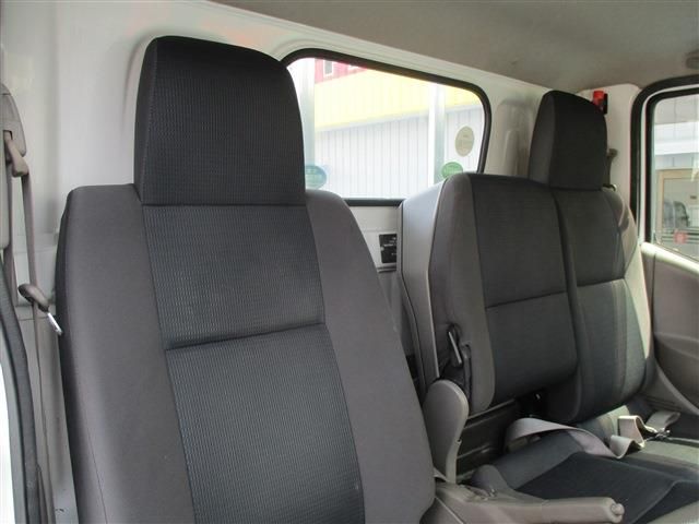 Nissan ATLAS 2012-05 3671-23