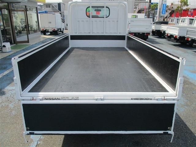 Nissan ATLAS 2012-05 3671-5
