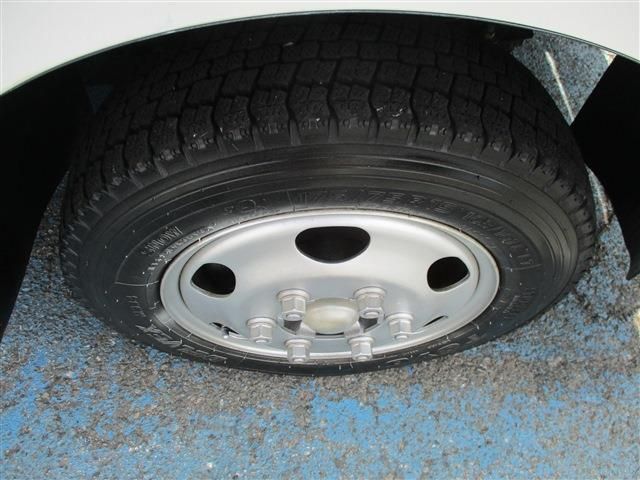 Nissan ATLAS 2012-05 3671-19