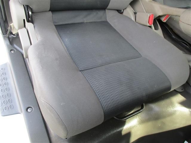 Nissan ATLAS 2012-05 3671-15