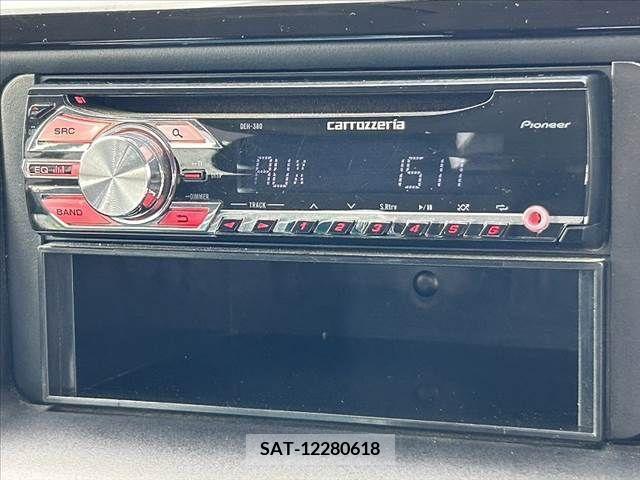 Toyota NOAH 2016-03 381731-3
