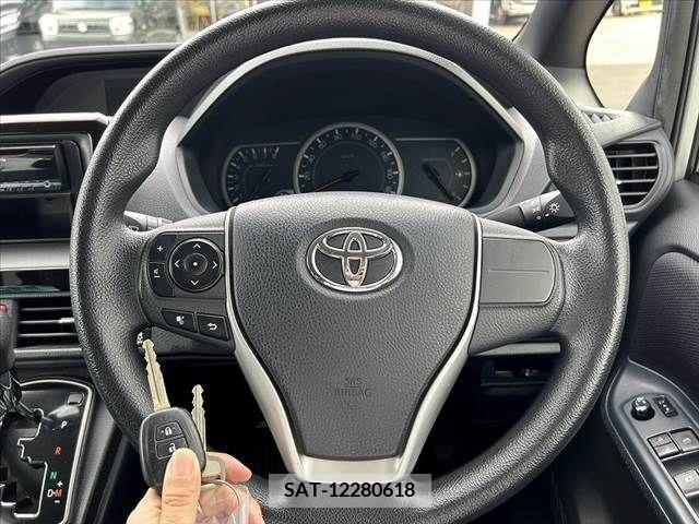 Toyota NOAH 2016-03 381731-2