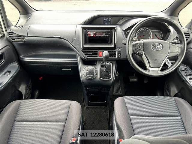 Toyota NOAH 2016-03 381731-1