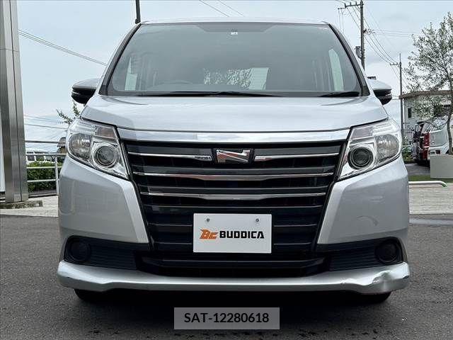 Toyota NOAH 2016-03 381731-8