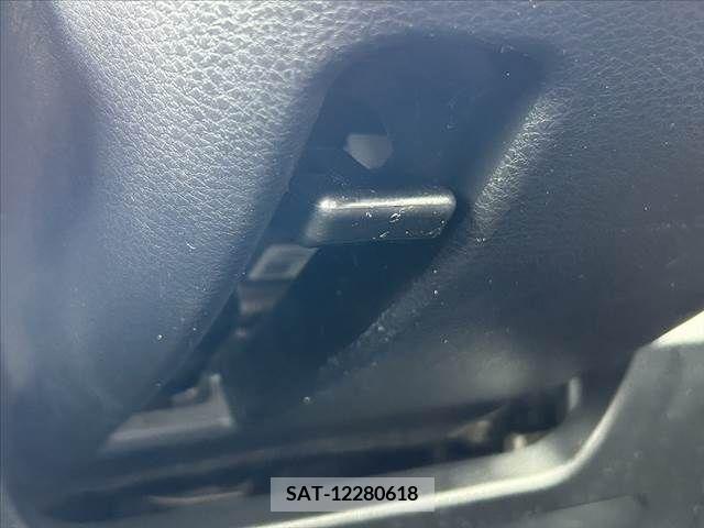 Toyota NOAH 2016-03 381731-22
