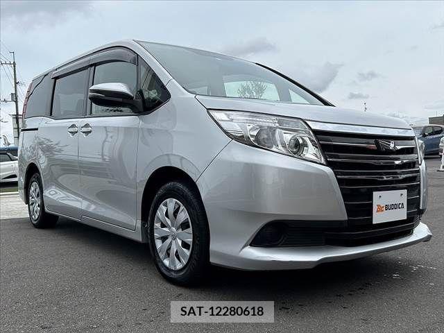 Toyota NOAH 2016-03 381731-7