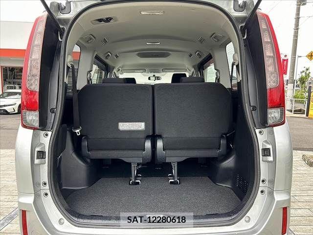 Toyota NOAH 2016-03 381731-20