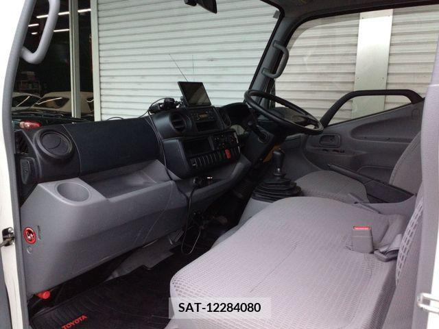 Toyota TOYOACE 2020-03 382319-24