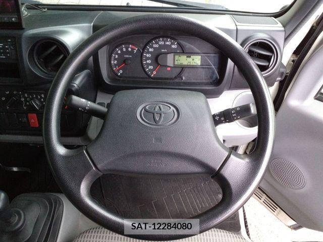 Toyota TOYOACE 2020-03 382319-26