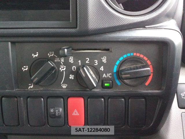 Toyota TOYOACE 2020-03 382319-29