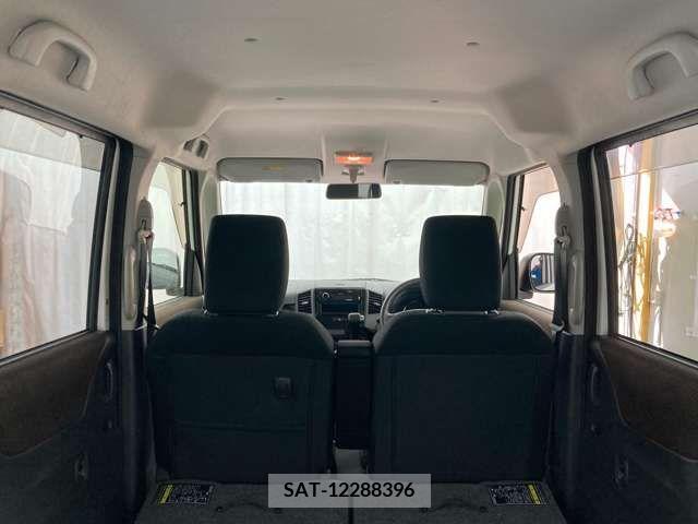 Nissan ROOX 2012-07 212240-15