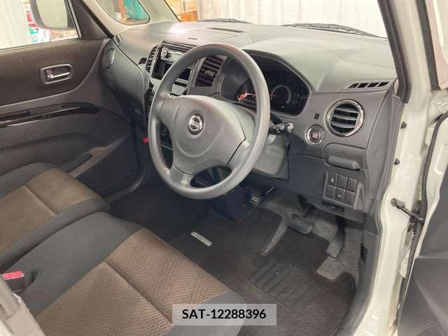 Nissan ROOX 2012-07 212240-2
