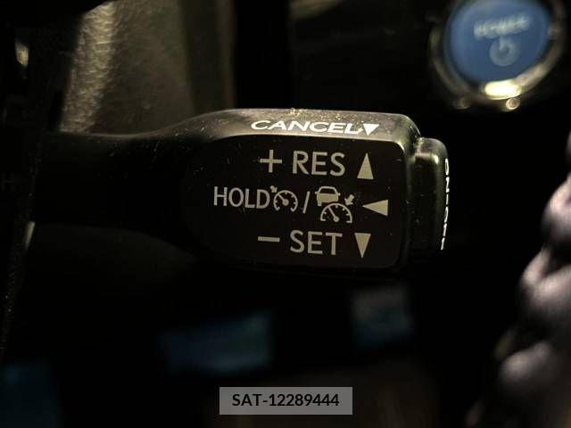 Toyota PRIUS 2019-07 366381-4