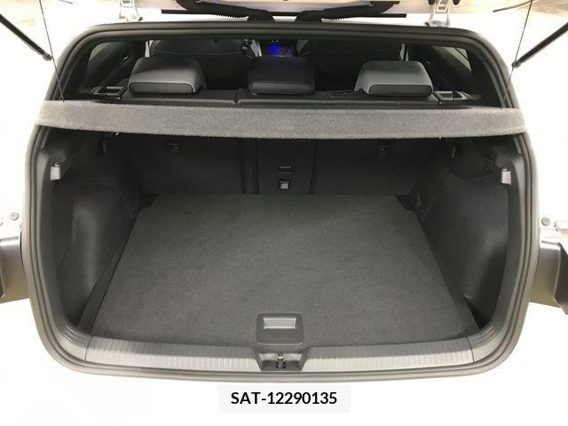 VolksWagen GOLF 2021-08 228397-8