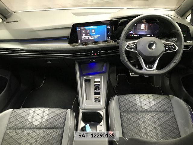 VolksWagen GOLF 2021-08 228397-3