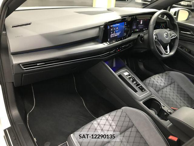 VolksWagen GOLF 2021-08 228397-9