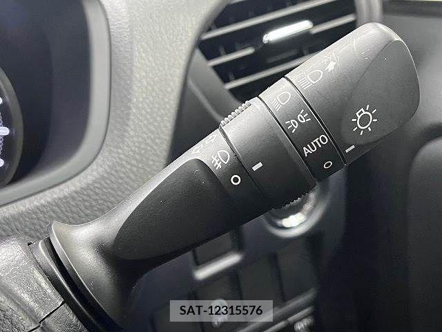 Toyota VOXY 2015-07 321441-9