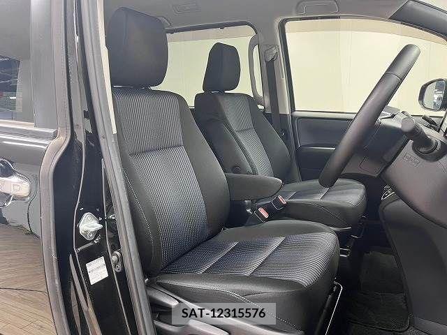 Toyota VOXY 2015-07 321441-4