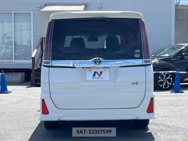 Toyota NOAH HYBRID 2017-09 365172-18