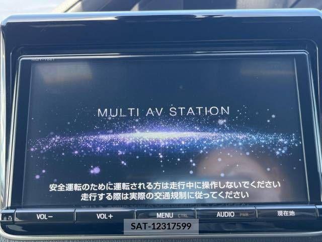Toyota NOAH HYBRID 2017-09 365172-2