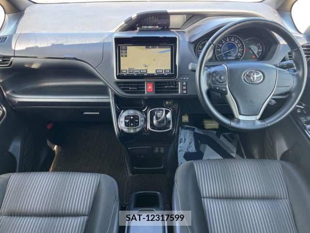 Toyota NOAH HYBRID 2017-09 365172-1