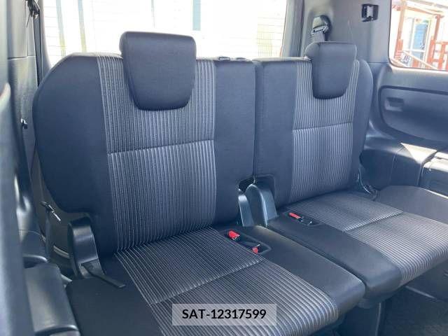 Toyota NOAH HYBRID 2017-09 365172-13