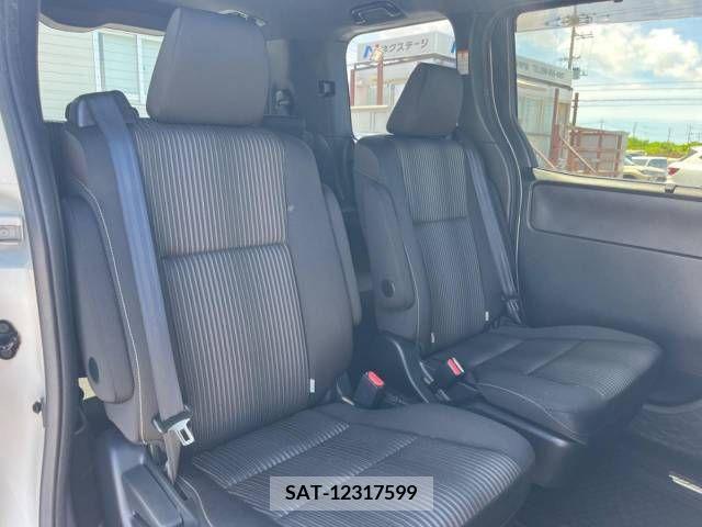 Toyota NOAH HYBRID 2017-09 365172-12