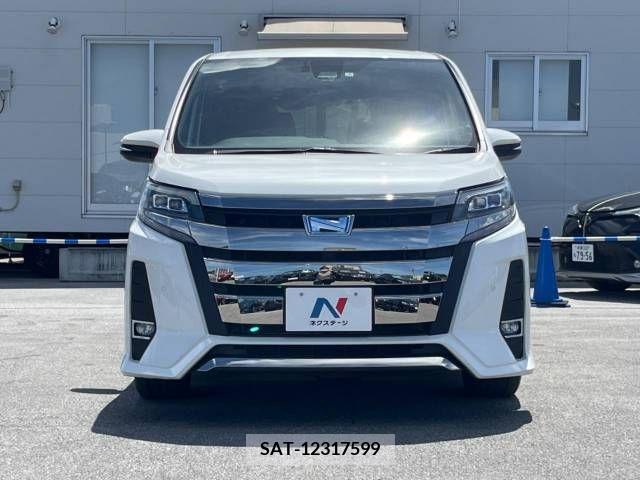 Toyota NOAH HYBRID 2017-09 365172-19