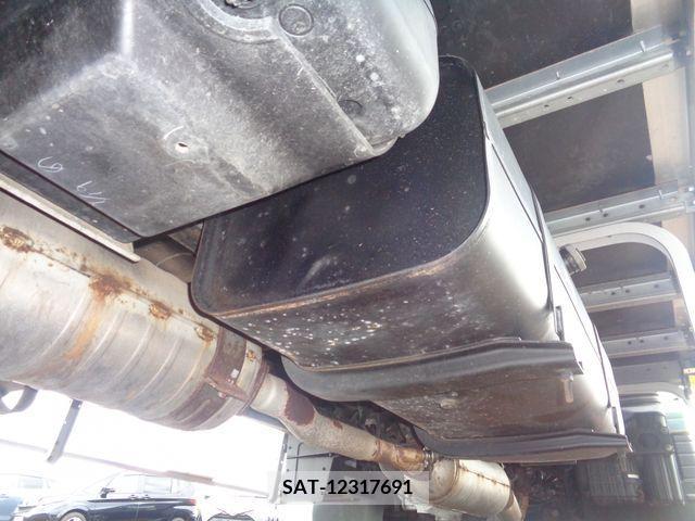 Mitsubishi CANTER 2013-10 389857-23