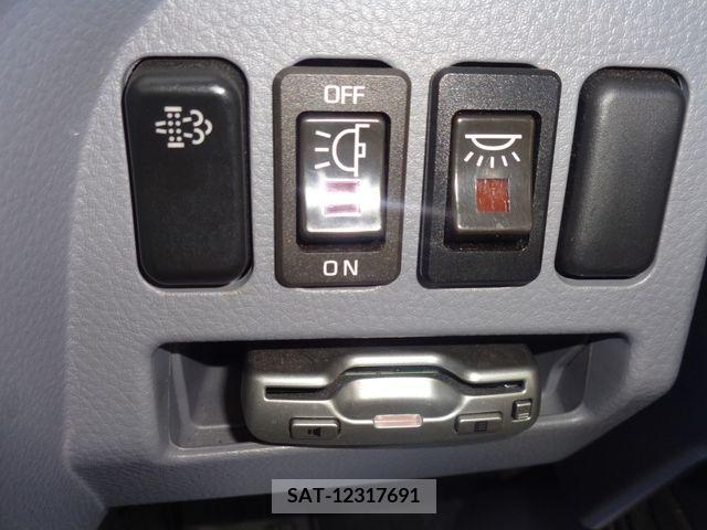 Mitsubishi CANTER 2013-10 389857-12