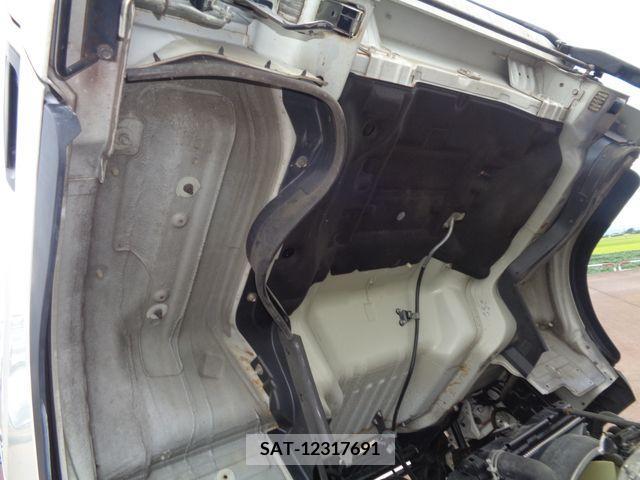 Mitsubishi CANTER 2013-10 389857-27