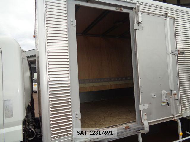 Mitsubishi CANTER 2013-10 389857-19