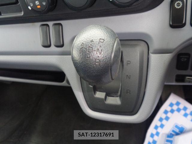 Mitsubishi CANTER 2013-10 389857-11
