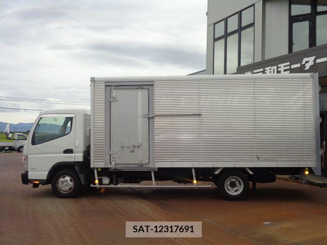 Mitsubishi CANTER 2013-10 389857-5