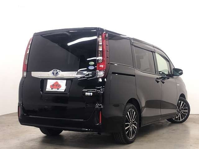 Toyota NOAH HYBRID 2014-08 192935-2