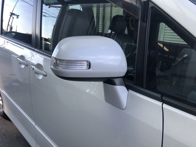 Toyota NOAH 2013-03 25085-16