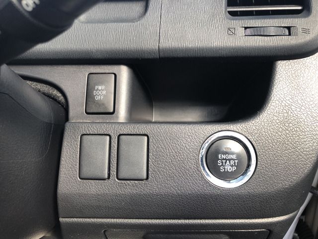 Toyota NOAH 2013-03 25085-6