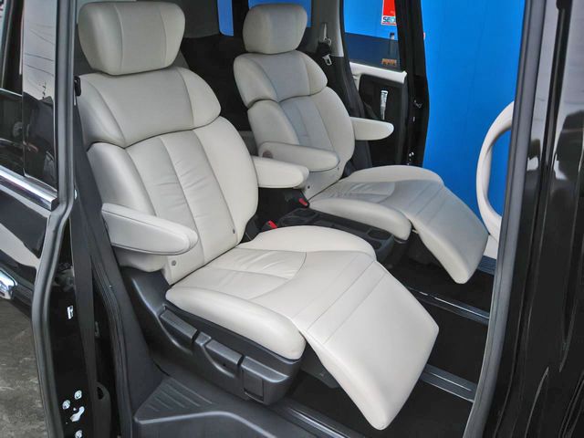 Nissan ELGRAND 2018-01 3539-25
