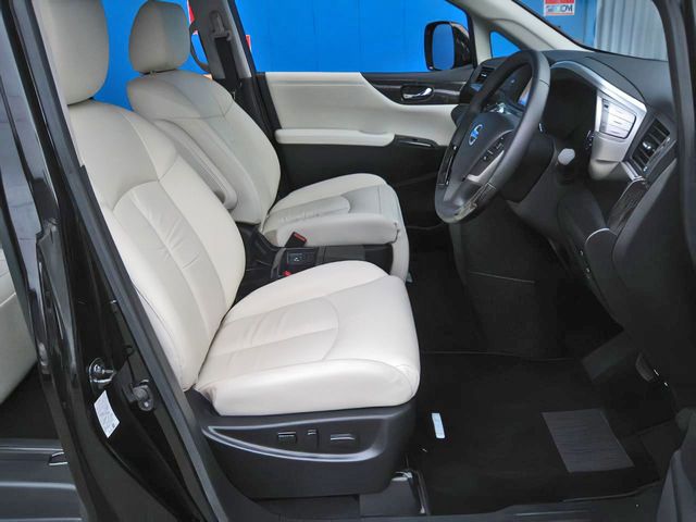 Nissan ELGRAND 2018-01 3539-22